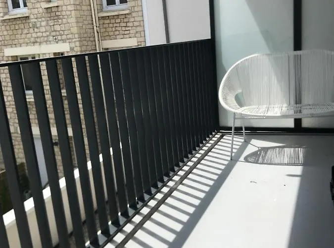 T2 De Standing Proche Centre Apartment *